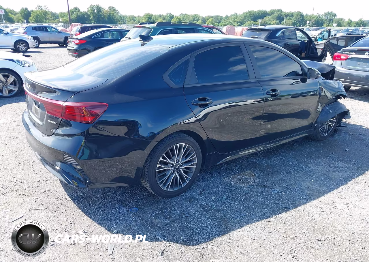 2022 Kia Forte Gt-Line VIN:3KPF54AD3NE423836 - 4