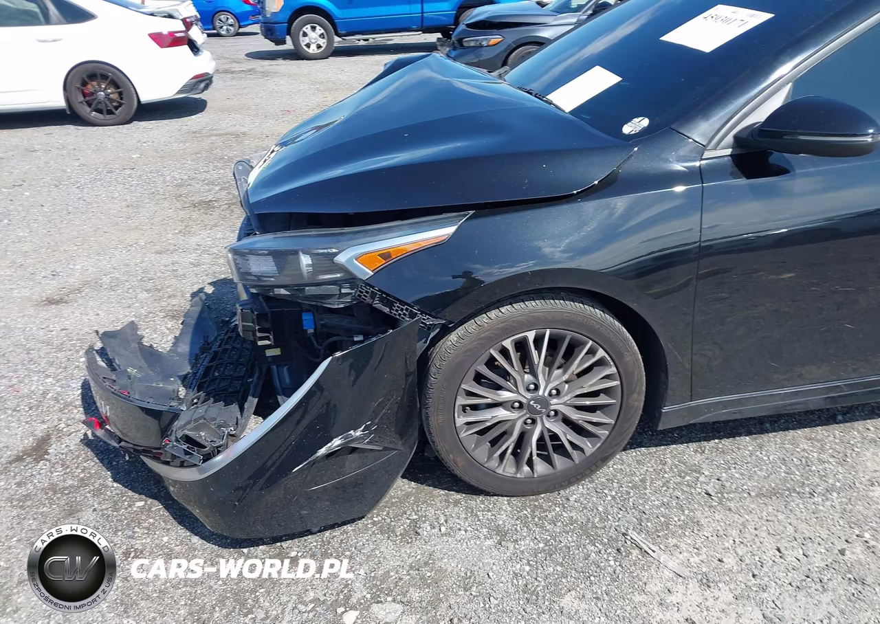 2022 Kia Forte Gt-Line VIN:3KPF54AD3NE423836 - 6