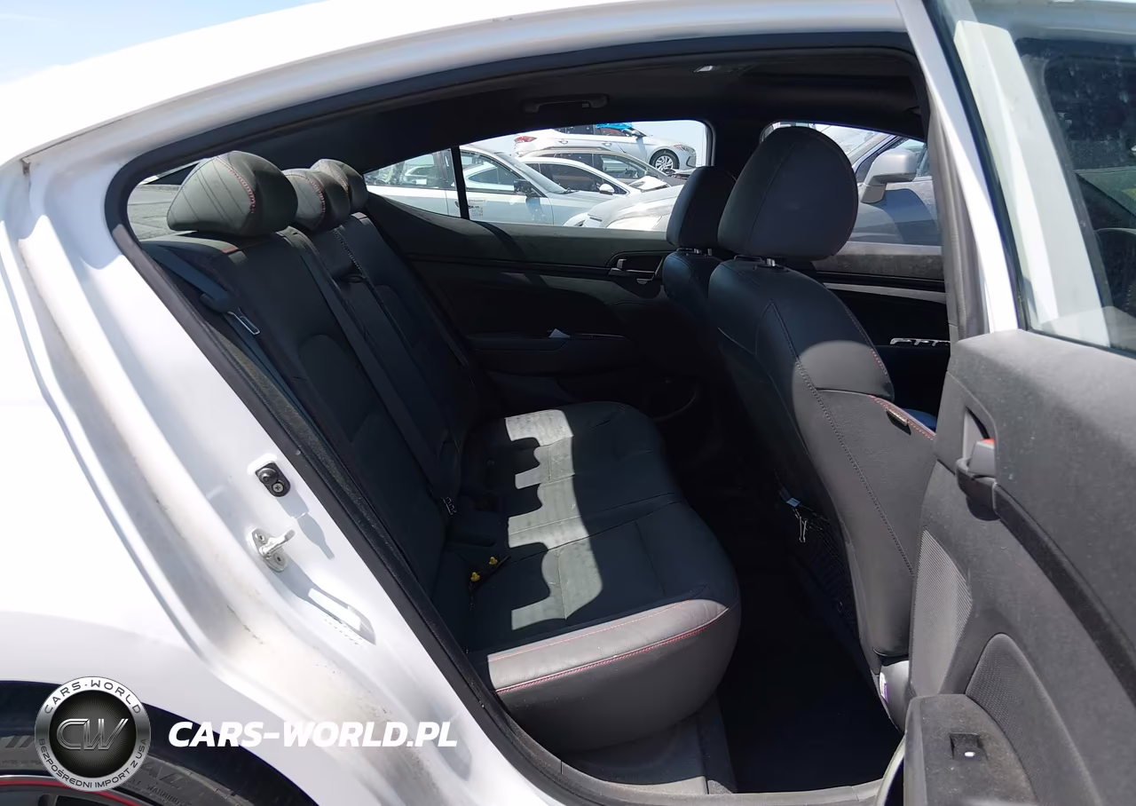 2018 Hyundai Elantra Sport VIN:KMHD04LB0JU554957 - 8