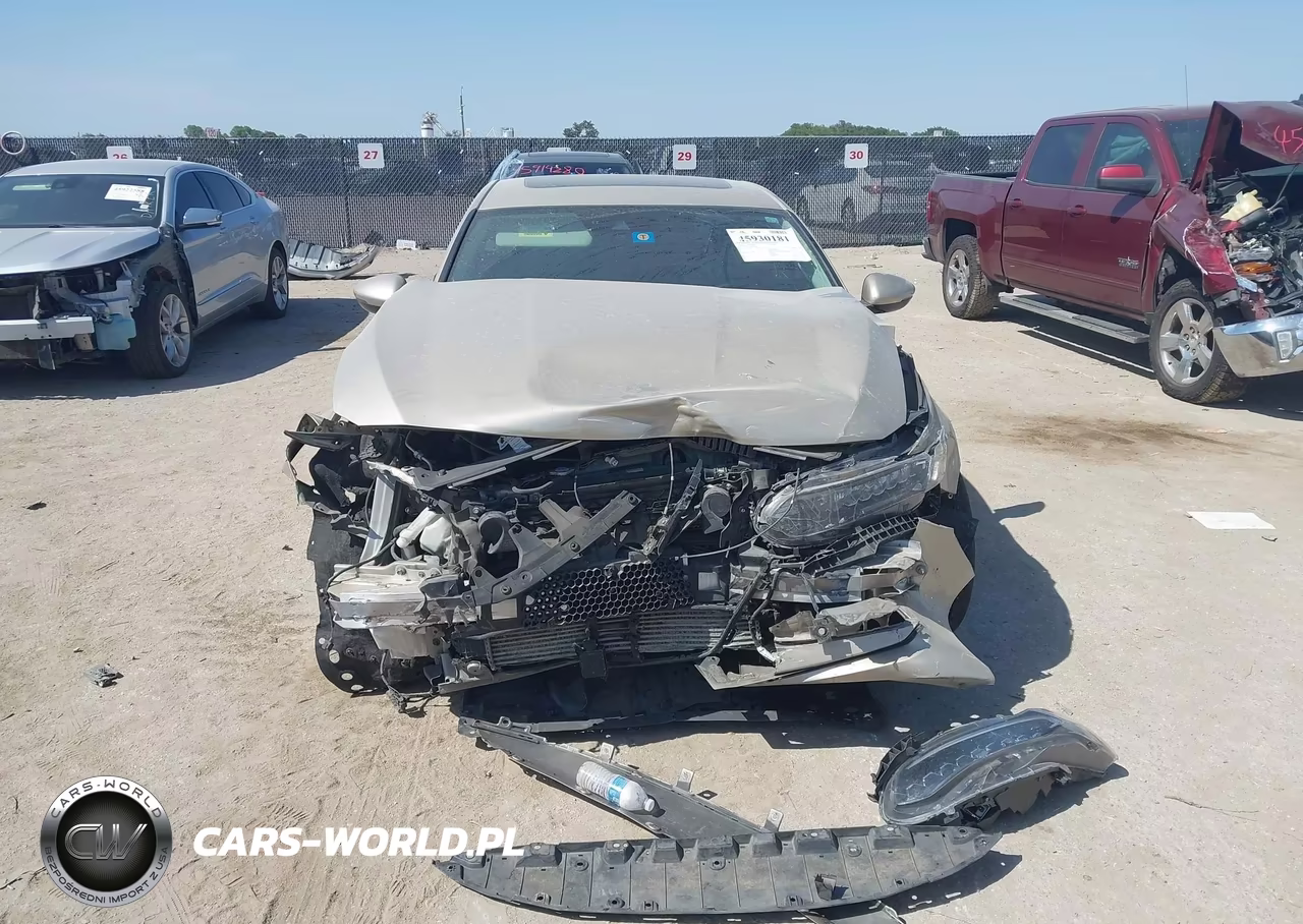 2018 Honda Accord Touring 2.0T VIN:1HGCV2F93JA049013 - 12