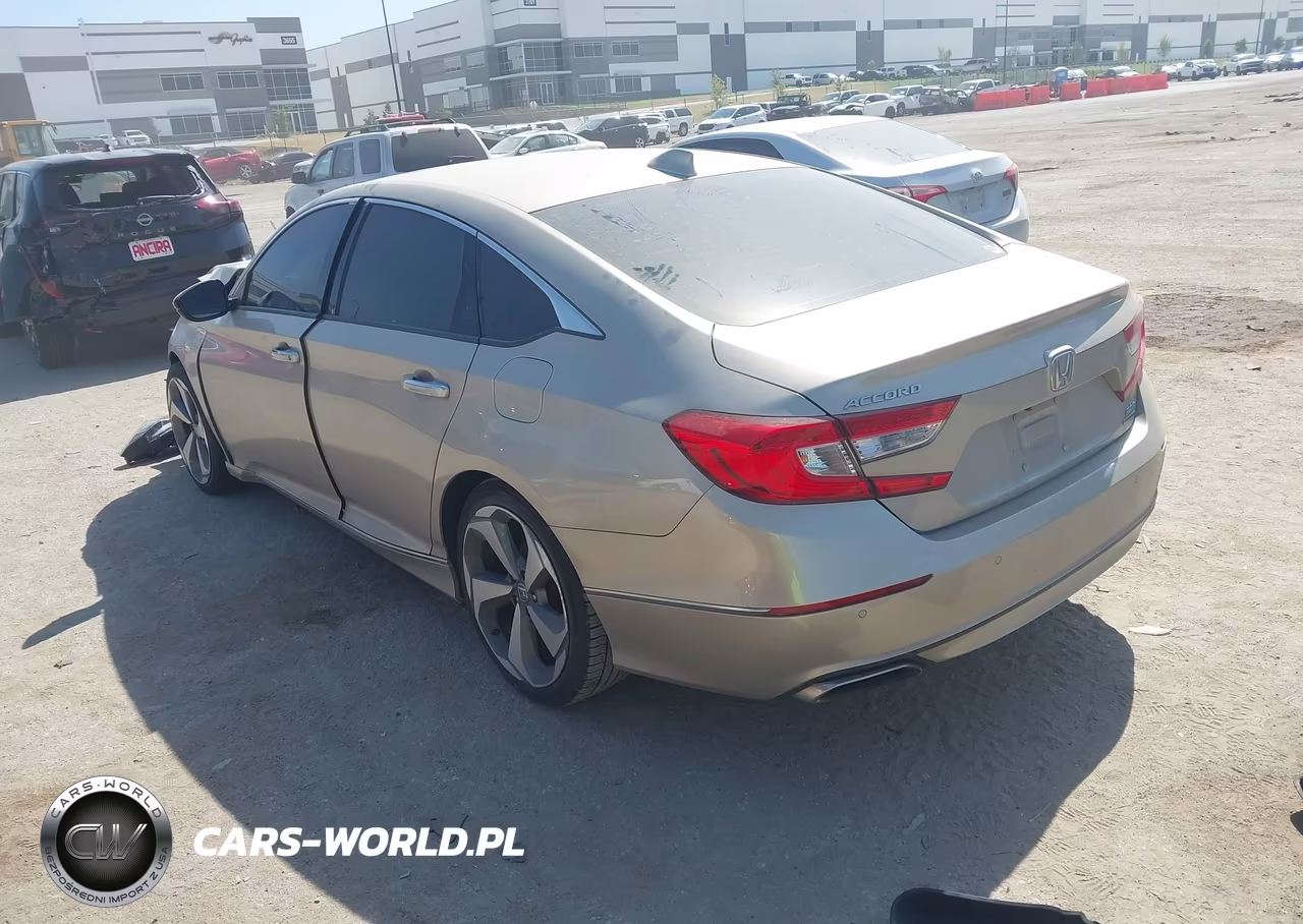 2018 Honda Accord Touring 2.0T VIN:1HGCV2F93JA049013 - 3