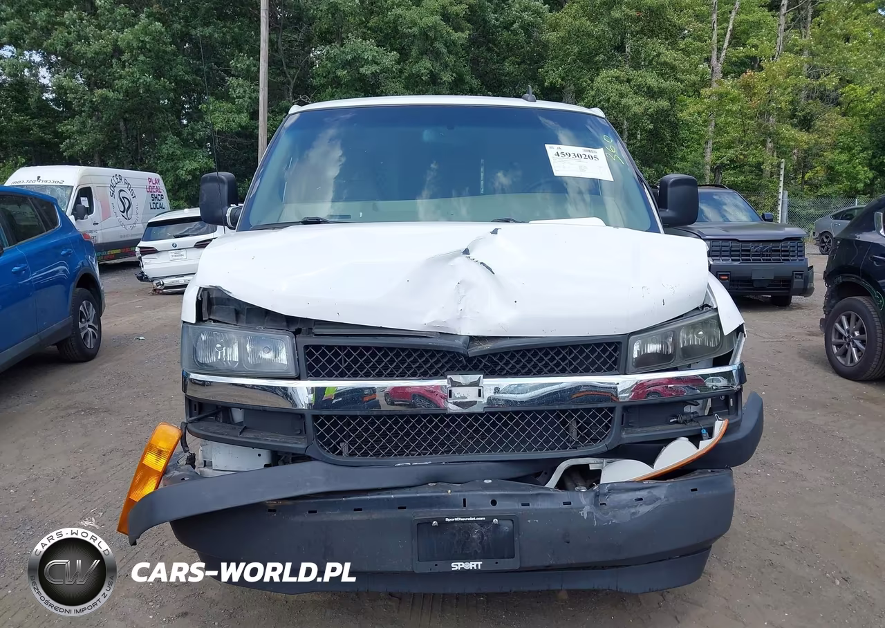 2019 Chevrolet Express 2500 Work Van VIN:1GCWGAFPXK1171612 - 12