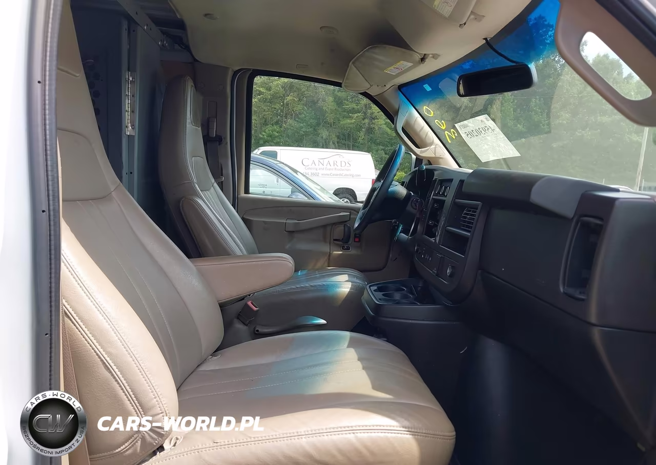 2019 Chevrolet Express 2500 Work Van VIN:1GCWGAFPXK1171612 - 5