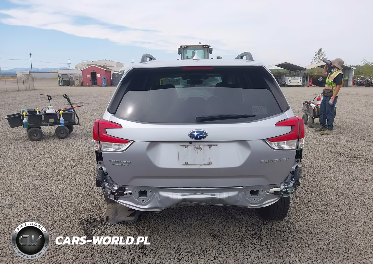 2021 Subaru Forester Premium VIN:JF2SKAJC6MH485335 - 17