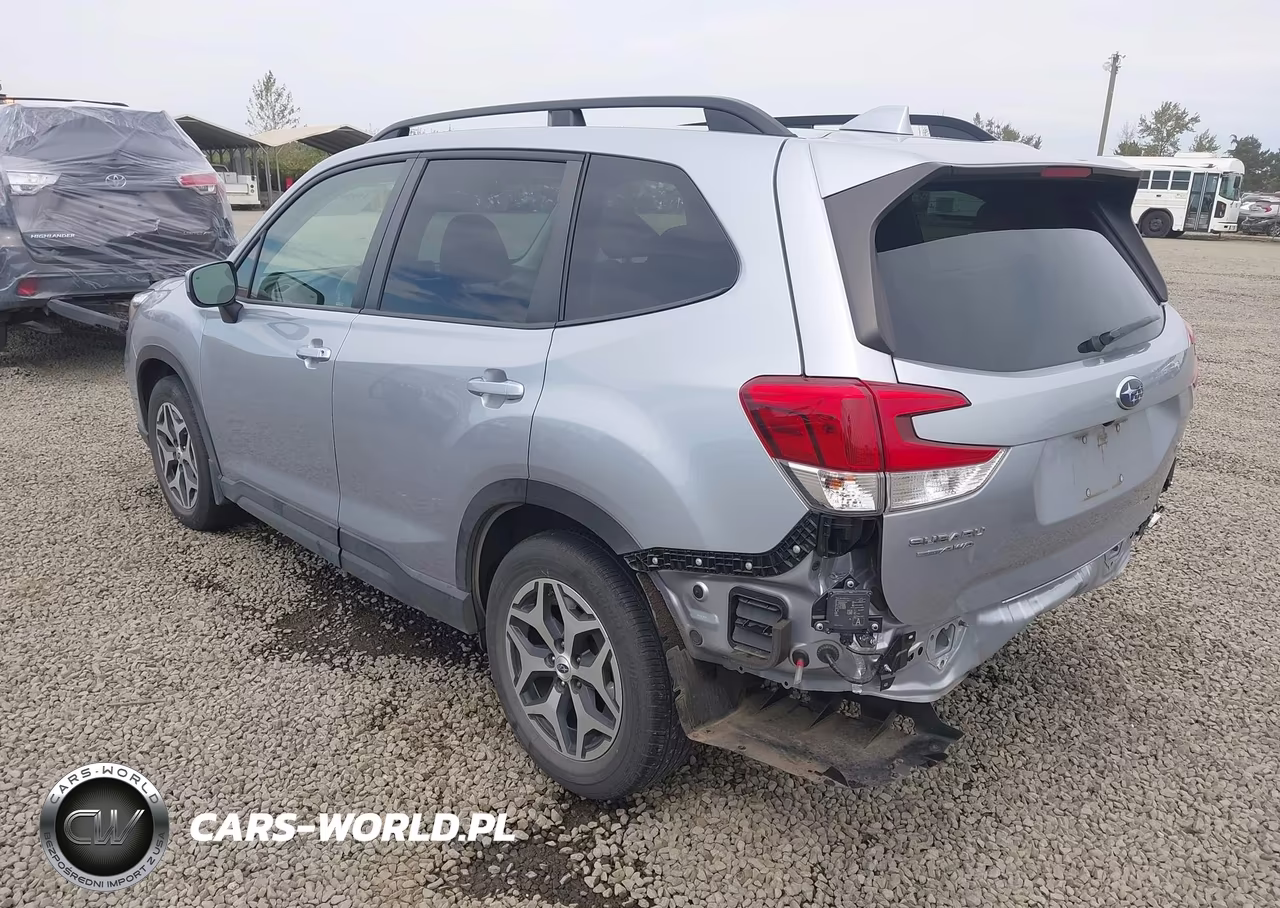 2021 Subaru Forester Premium VIN:JF2SKAJC6MH485335 - 3