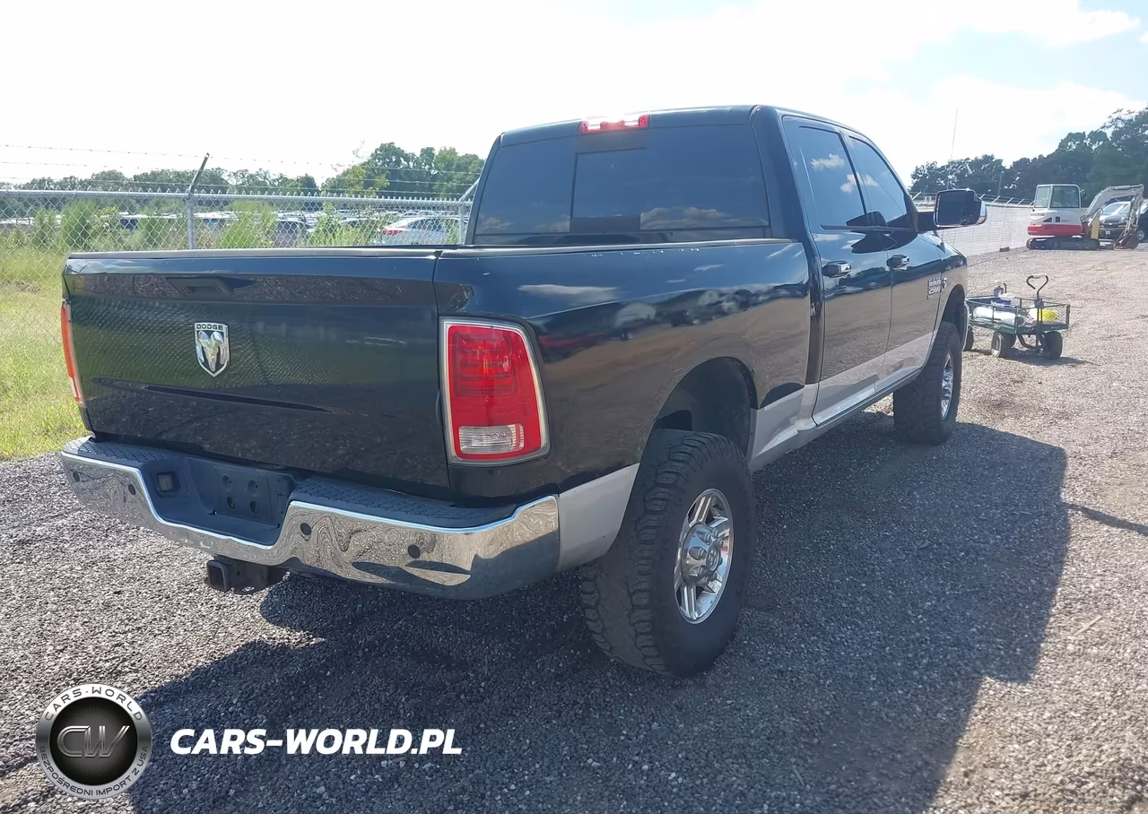 2013 Ram 2500 Laramie VIN:3C6UR5FL7DG551606 - 4