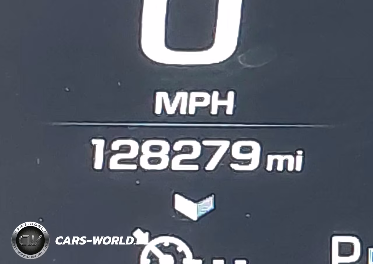 2017 Chevrolet Suburban Premier VIN:1GNSKJKC7HR146684 - 15
