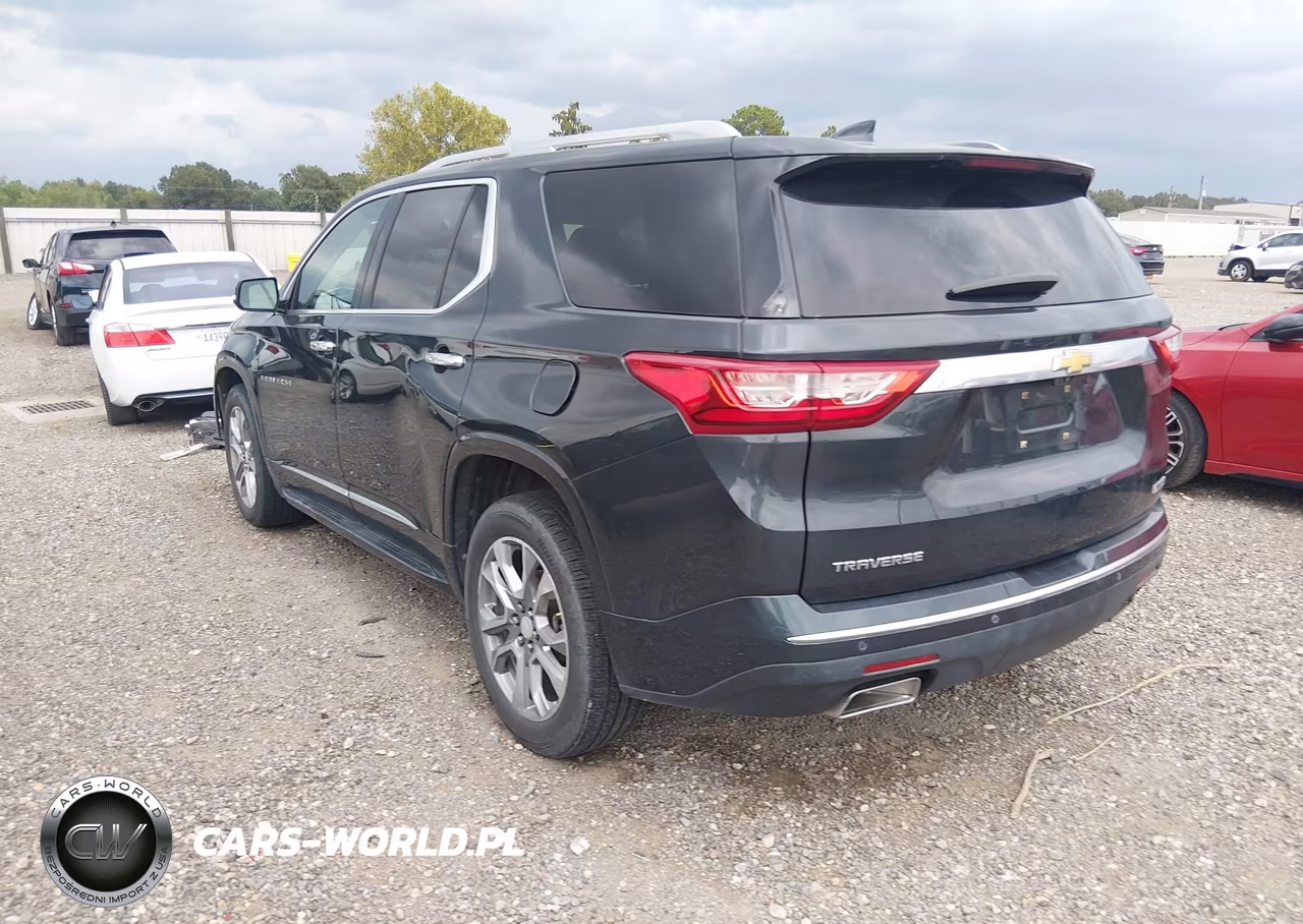 2018 Chevrolet Traverse Premier VIN:1GNERKKW0JJ271538 - 3