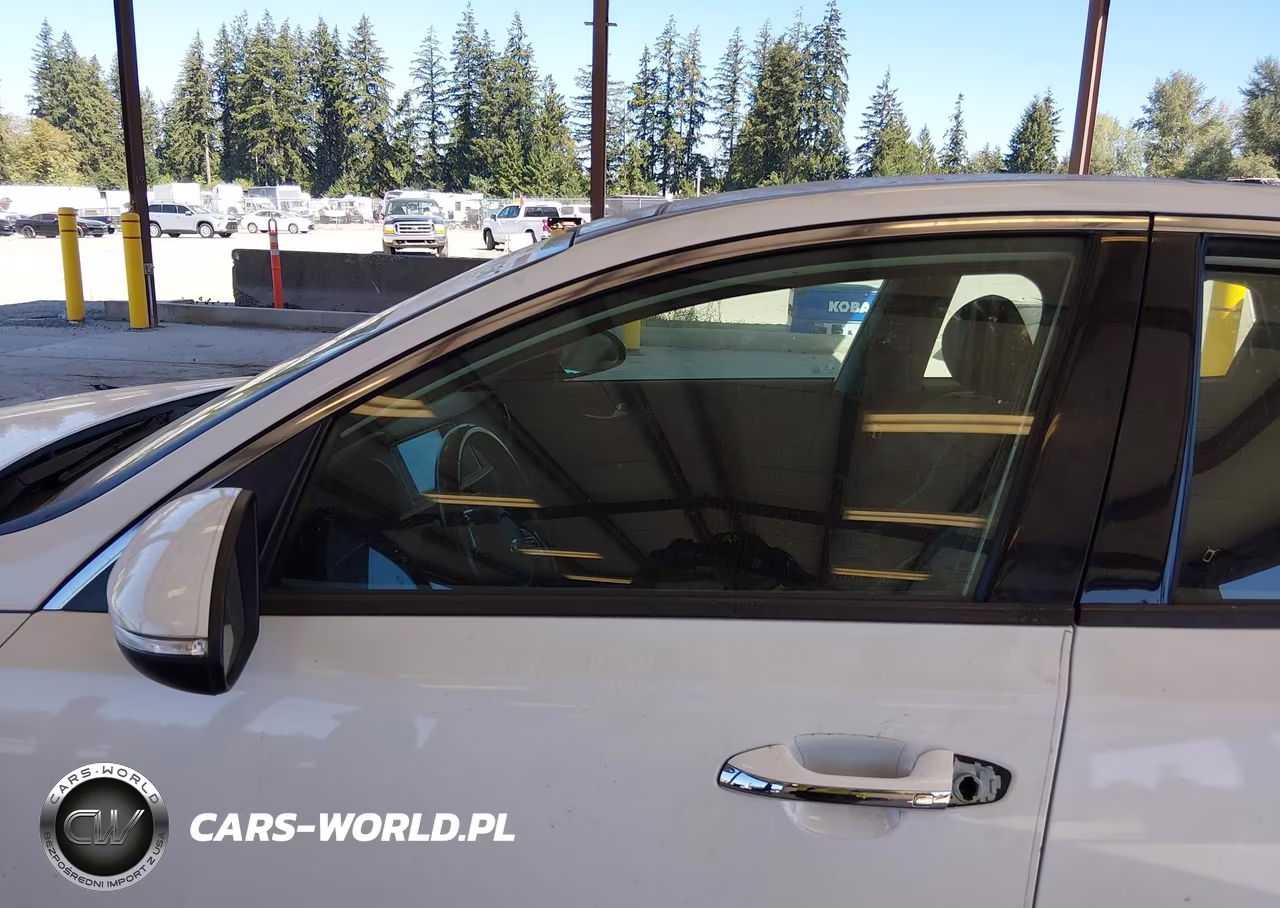 2019 Kia Optima S VIN:5XXGT4L37KG366350 - 15