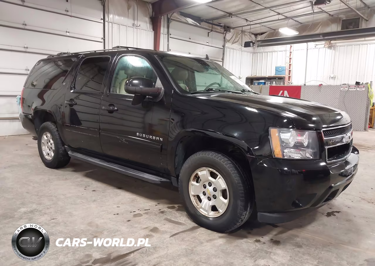 2013 Chevrolet Suburban Lt VIN:1GNSKJE72DR218321 - 1