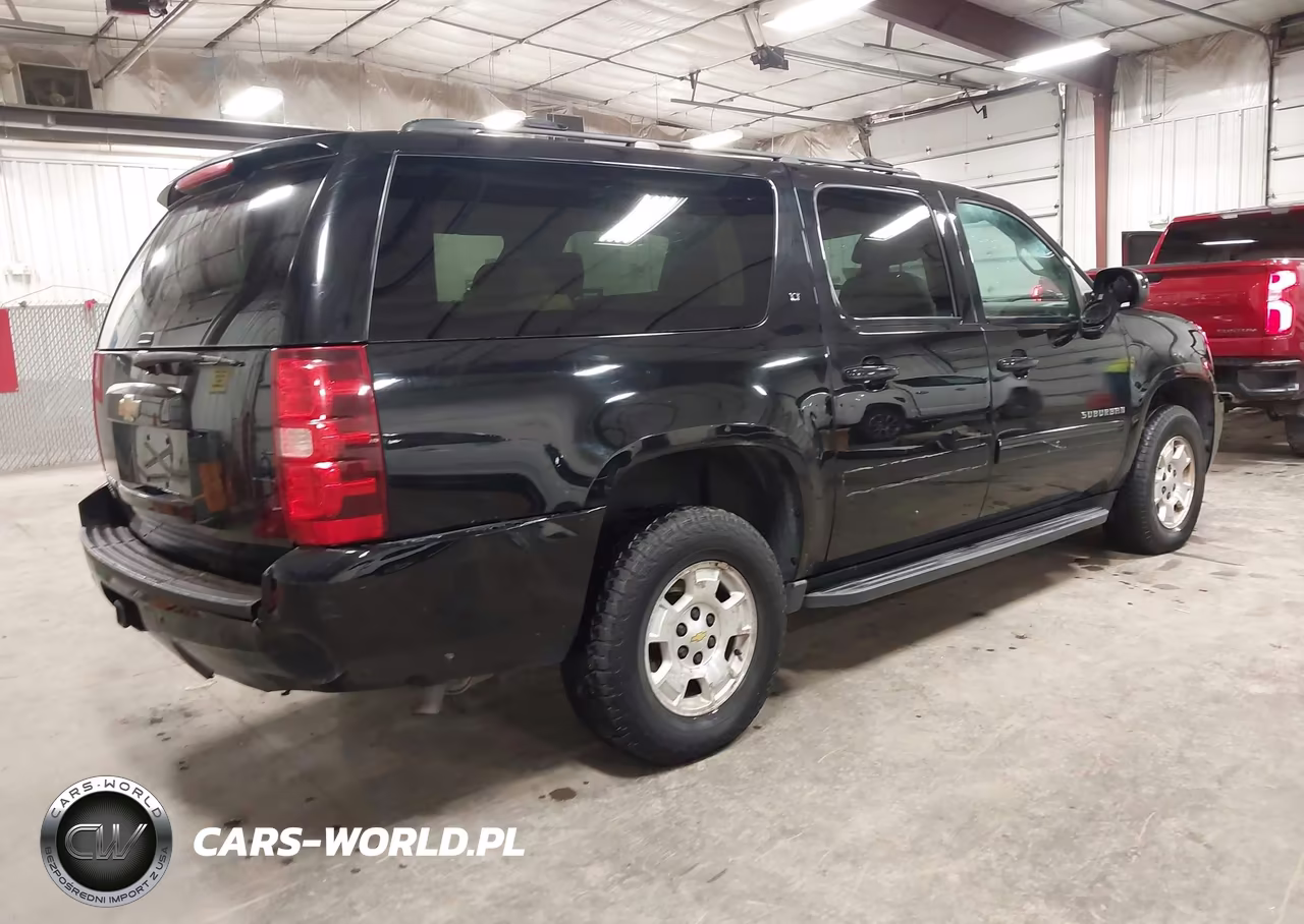 2013 Chevrolet Suburban Lt VIN:1GNSKJE72DR218321 - 4