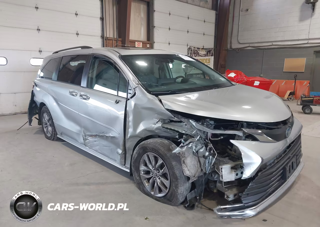 2021 Toyota Sienna Xle