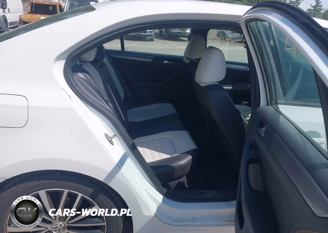 2017 Volkswagen Jetta 1.8T Sport VIN:3VWD17AJ0HM304448 - 8