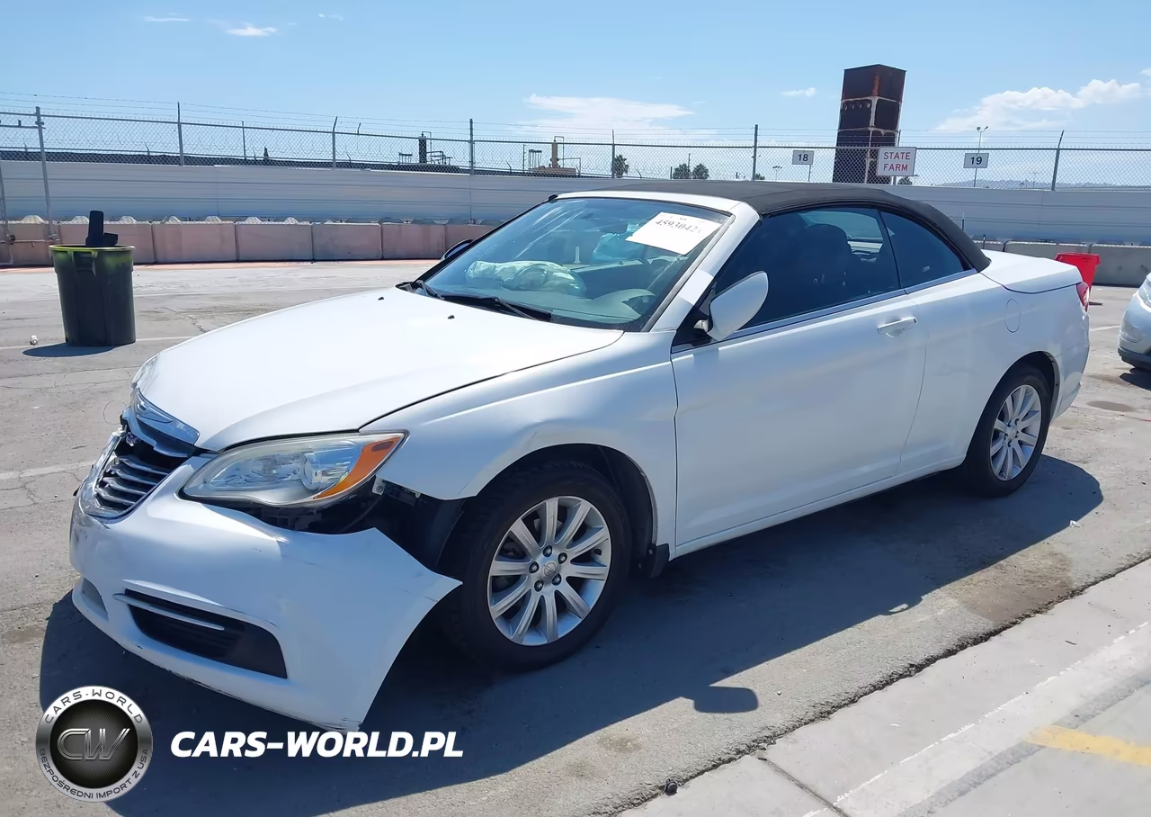 2013 Chrysler 200 Touring VIN:1C3BCBEB0DN592325 - 2