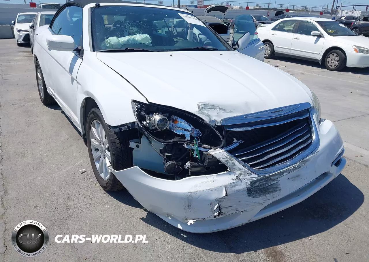 2013 Chrysler 200 Touring VIN:1C3BCBEB0DN592325 - 6