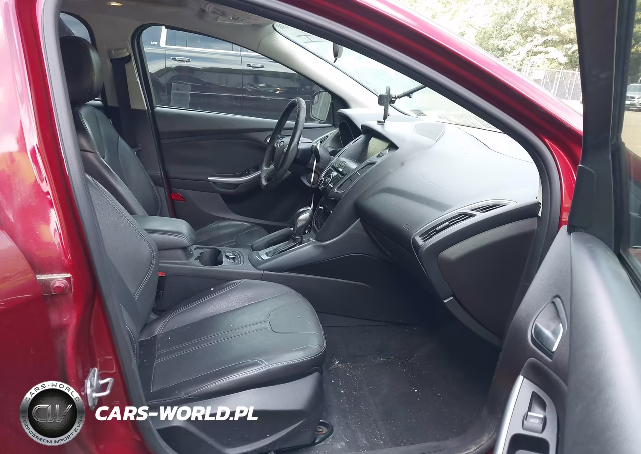 2014 Ford Focus Titanium VIN:1FADP3J21EL173293 - 5
