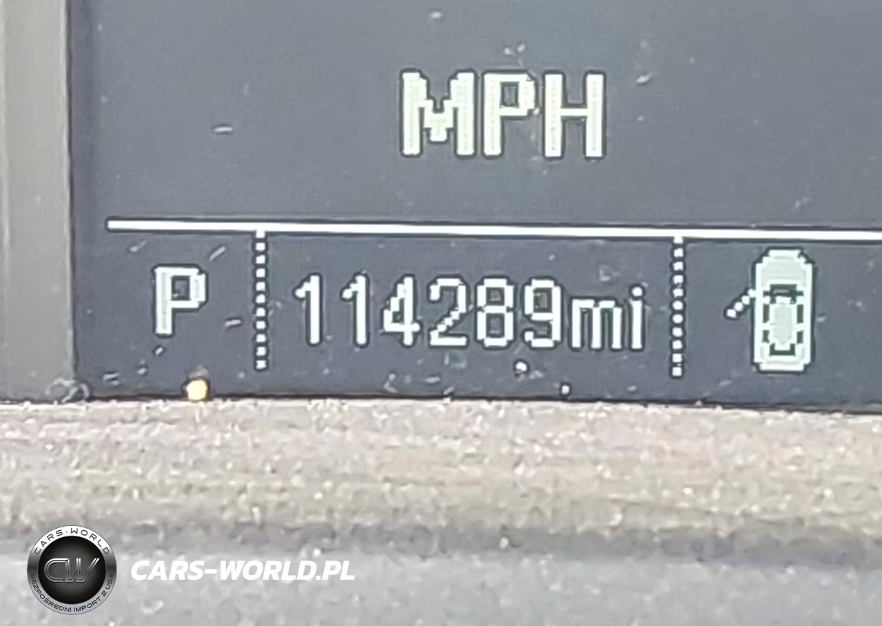 2018 Chevrolet Silverado 1500 Custom VIN:3GCPCPECXJG573230 - 16