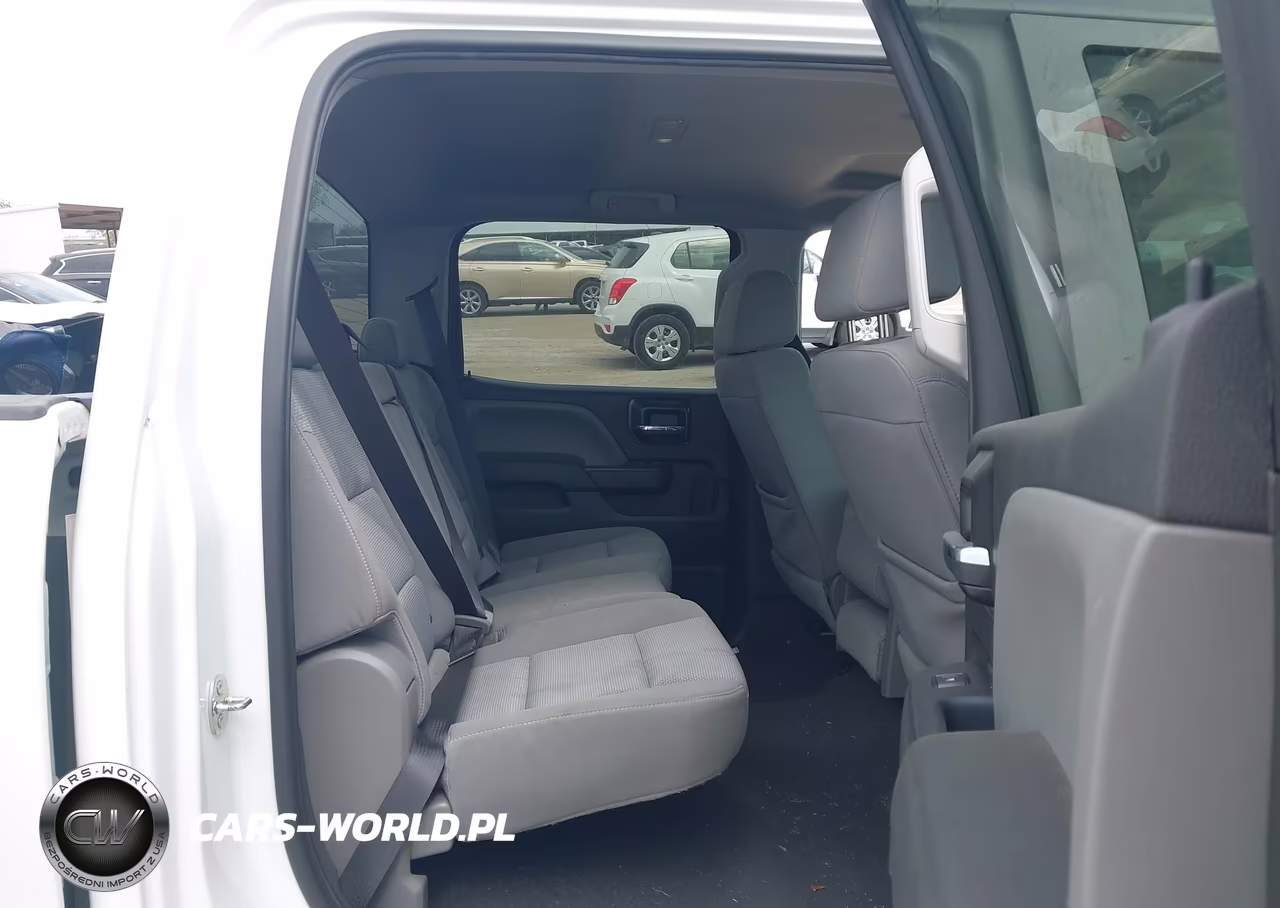 2018 Chevrolet Silverado 1500 Custom VIN:3GCPCPECXJG573230 - 8