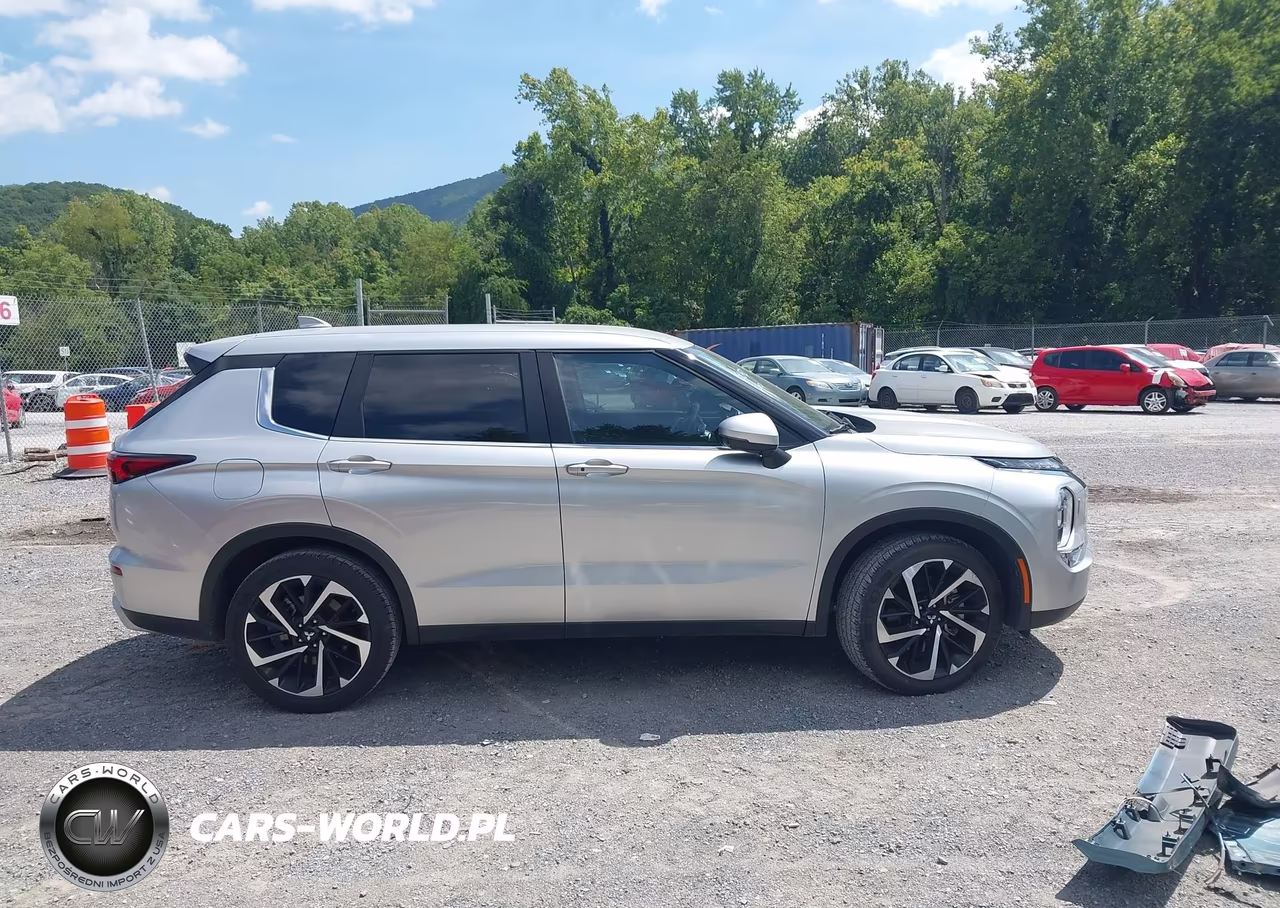 2024 Mitsubishi Outlander Se 2.5 S-Awc-Se Black Edition S-Awc-Se Black Edition W-Pano Roof S-Awc-Se Ralliart S-Awc VIN:JA4J4VA83RZ074705 - 13