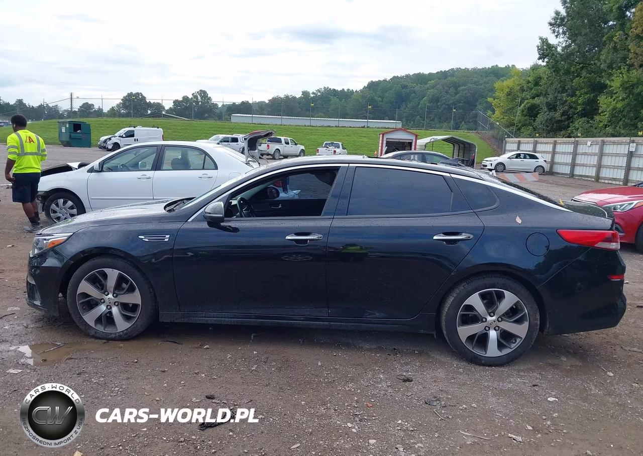2019 Kia Optima S VIN:5XXGT4L32KG352419 - 14