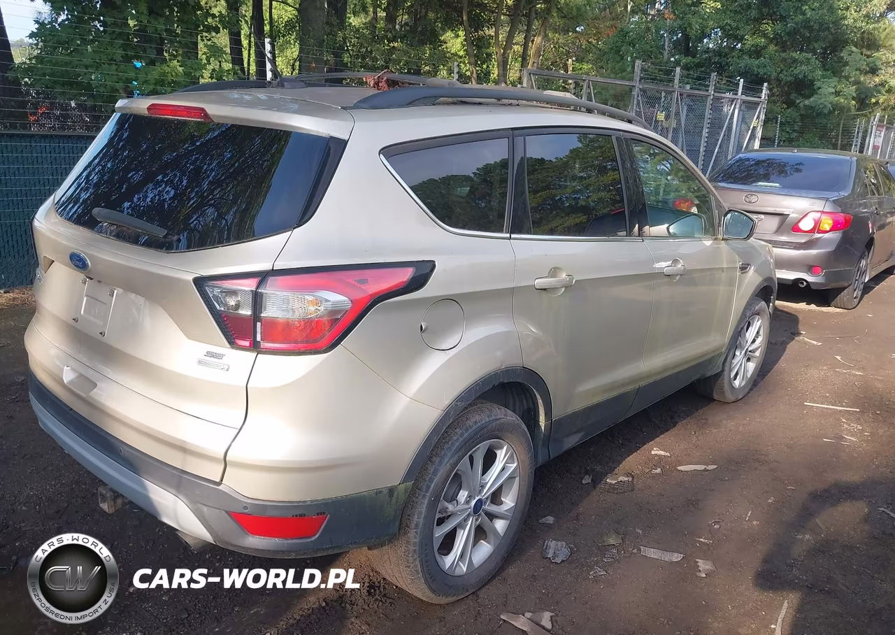 2017 Ford Escape Se VIN:1FMCU0GD8HUE87104 - 4