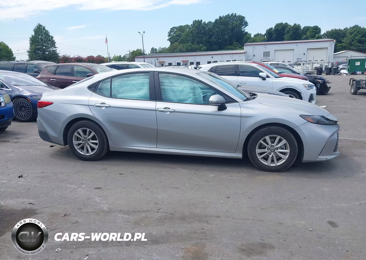 2026 Toyota Camry Le VIN:4T1DAACK8TU256221 - 13