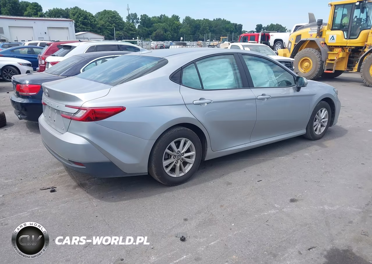 2026 Toyota Camry Le VIN:4T1DAACK8TU256221 - 4