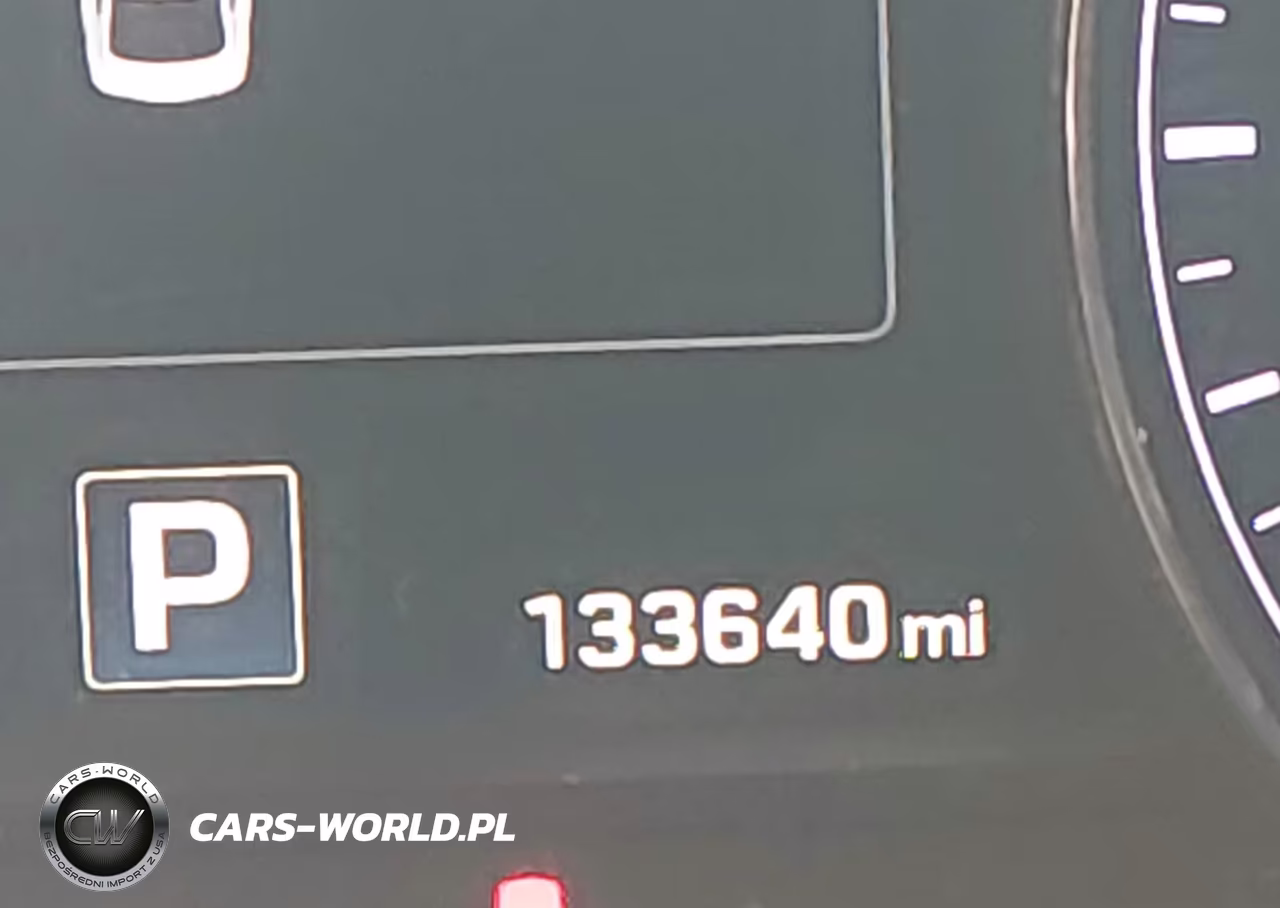 2016 Hyundai Genesis 3.8 VIN:KMHGN4JE0GU127718 - 15