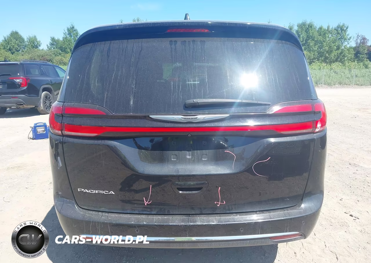 2022 Chrysler Pacifica Touring L VIN:2C4RC1BG9NR142908 - 17