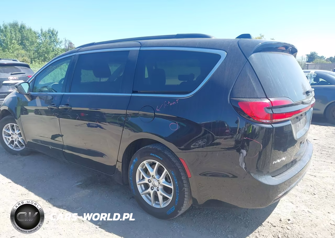 2022 Chrysler Pacifica Touring L VIN:2C4RC1BG9NR142908 - 3