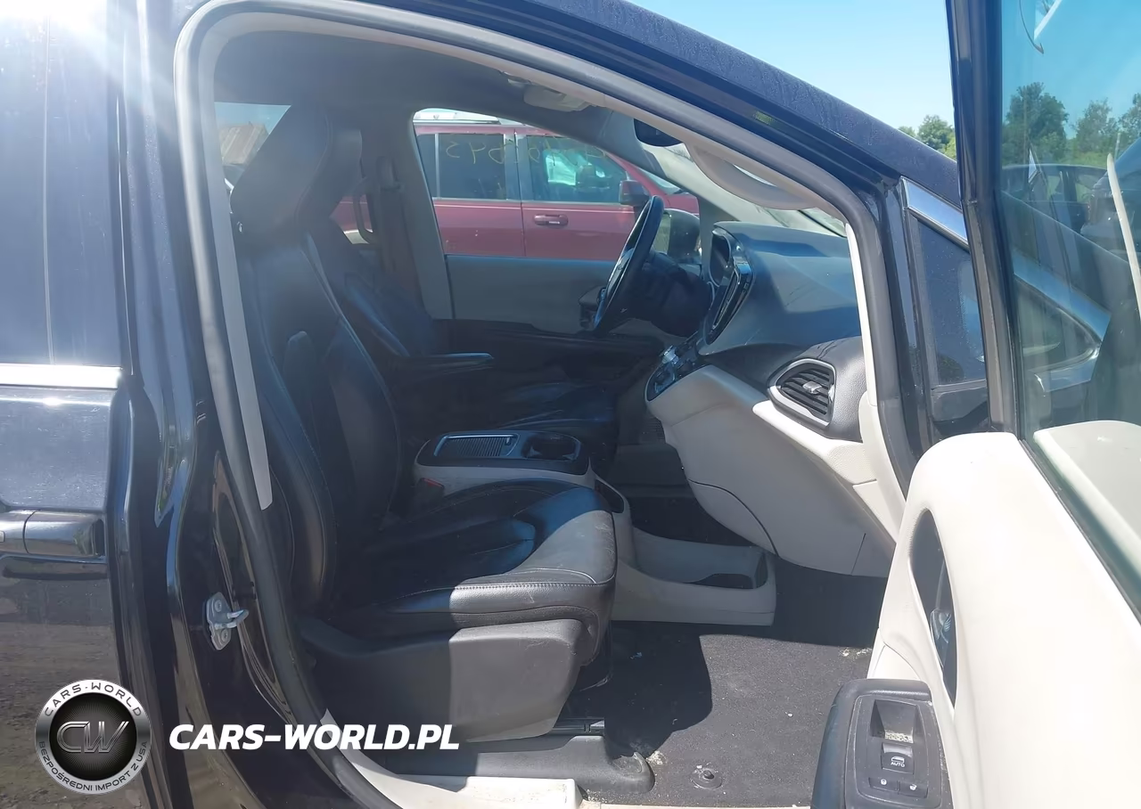 2022 Chrysler Pacifica Touring L VIN:2C4RC1BG9NR142908 - 5
