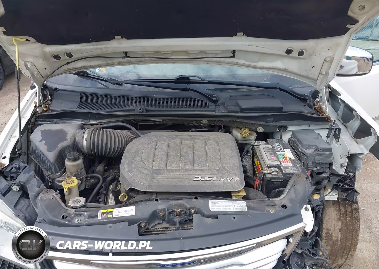 2013 Chrysler Town & Country Touring-L VIN:2C4RC1CG4DR660857 - 10