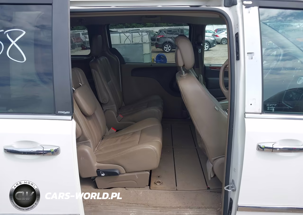 2013 Chrysler Town & Country Touring-L VIN:2C4RC1CG4DR660857 - 8