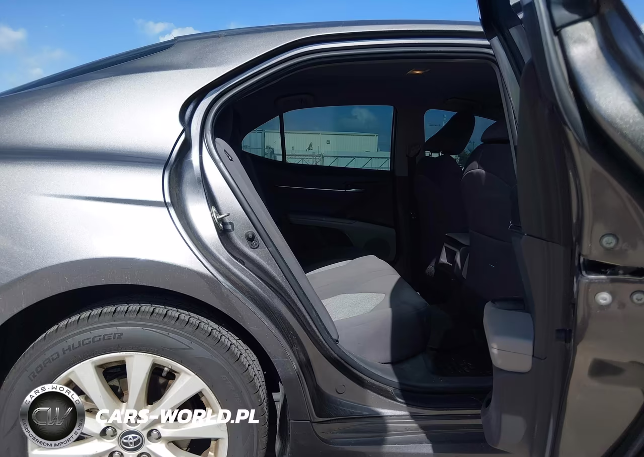 2019 Toyota Camry Le VIN:4T1B11HK1KU845058 - 8