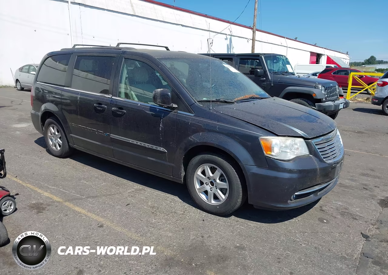 2013 Chrysler Town & Country Touring