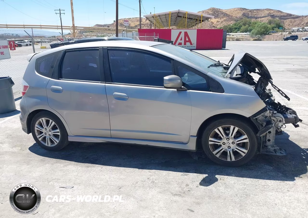2010 Honda Fit Sport VIN:JHMGE8H46AC025988 - 14