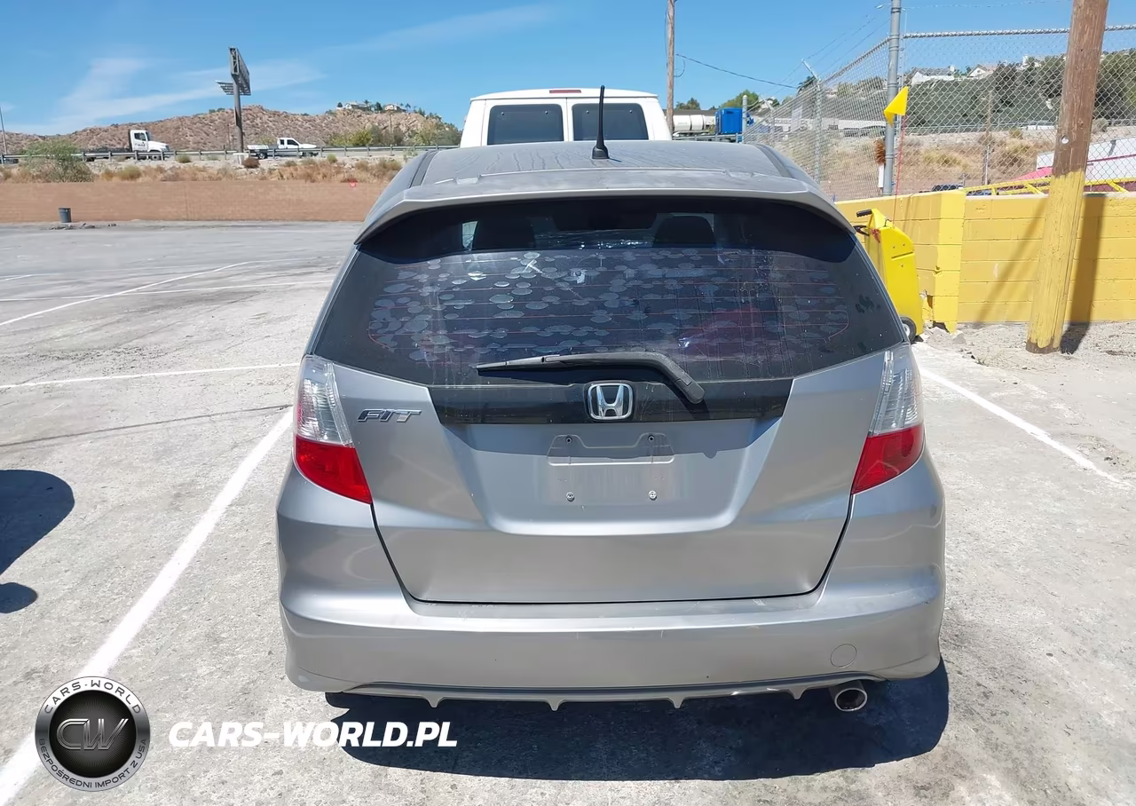 2010 Honda Fit Sport VIN:JHMGE8H46AC025988 - 17