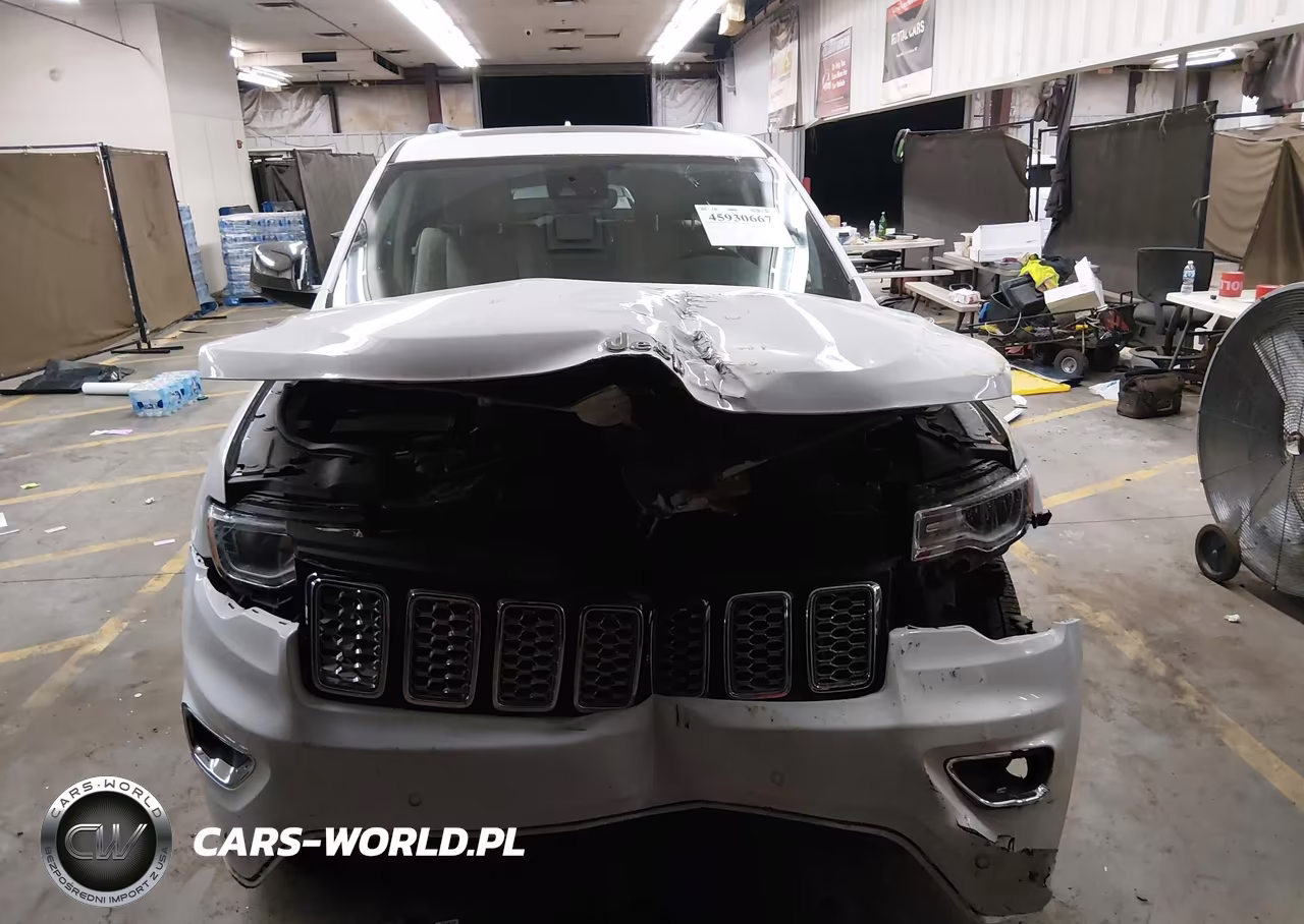 2019 Jeep Grand Cherokee Overland 4X4 VIN:1C4RJFCG3KC740322 - 12