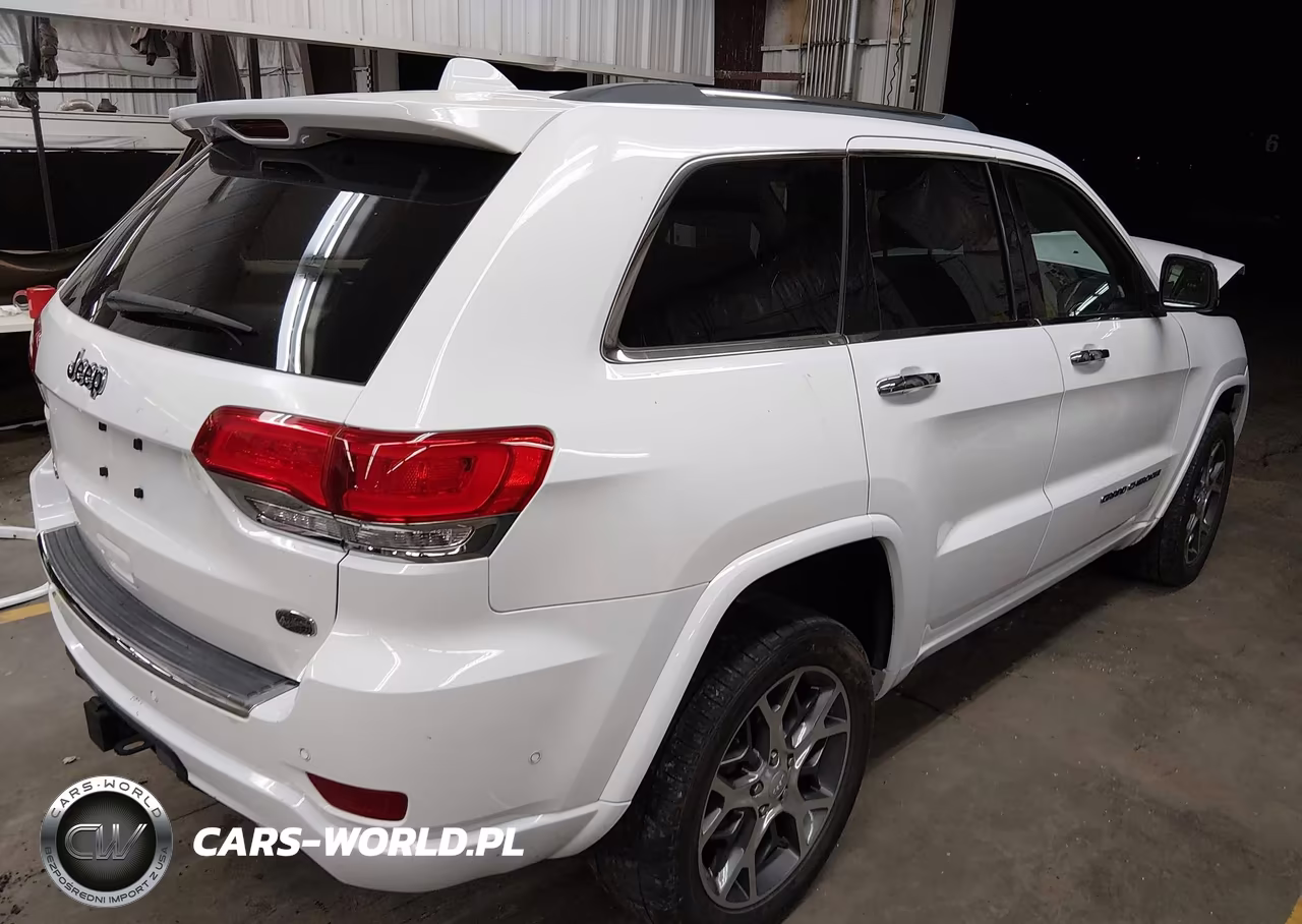 2019 Jeep Grand Cherokee Overland 4X4 VIN:1C4RJFCG3KC740322 - 4