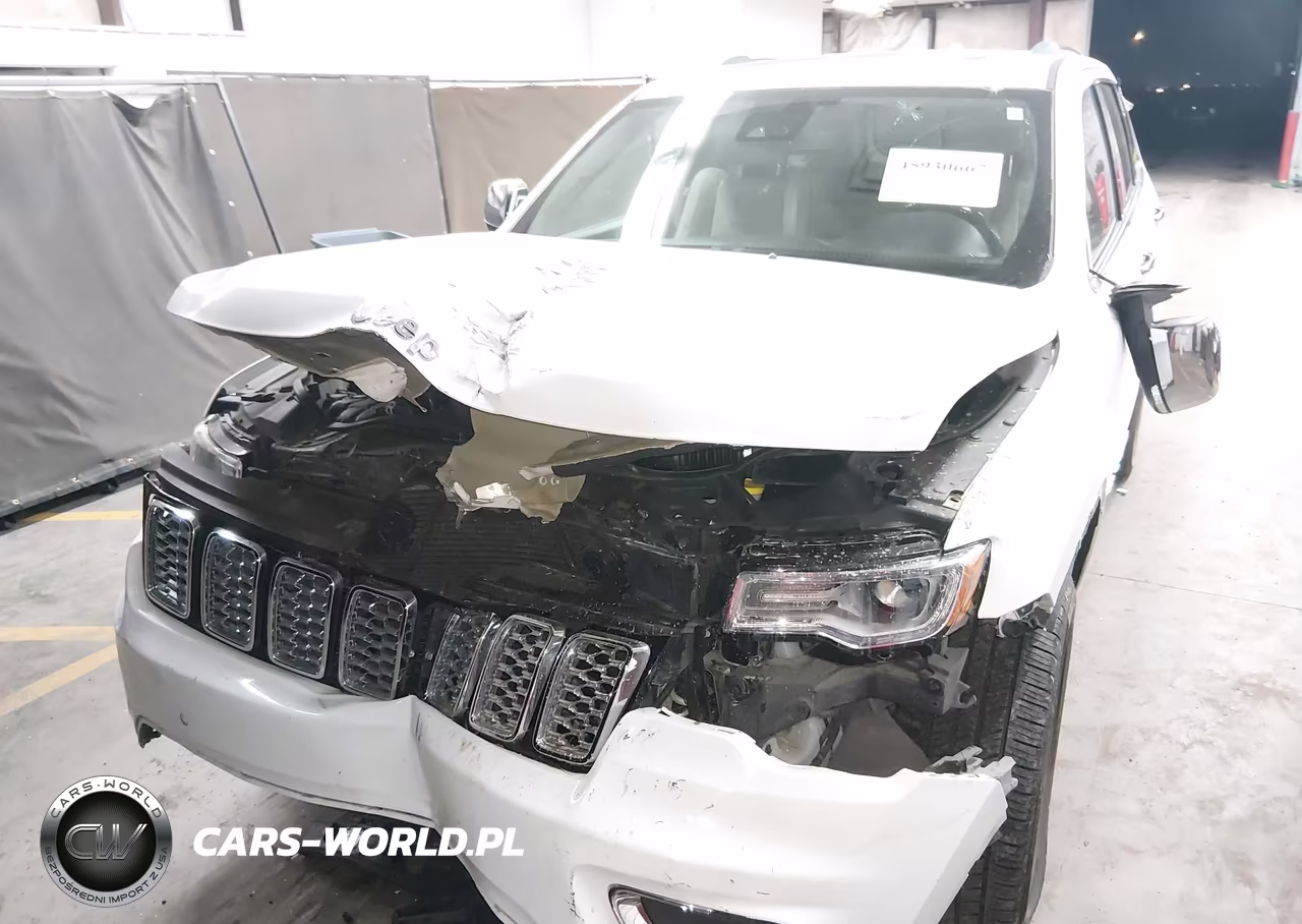 2019 Jeep Grand Cherokee Overland 4X4 VIN:1C4RJFCG3KC740322 - 6