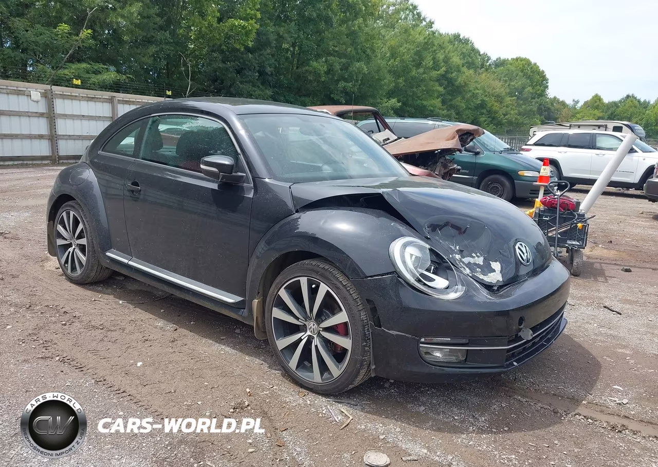 2013 Volkswagen Beetle 2.0T Turbo – zdjęcie 1 z 16