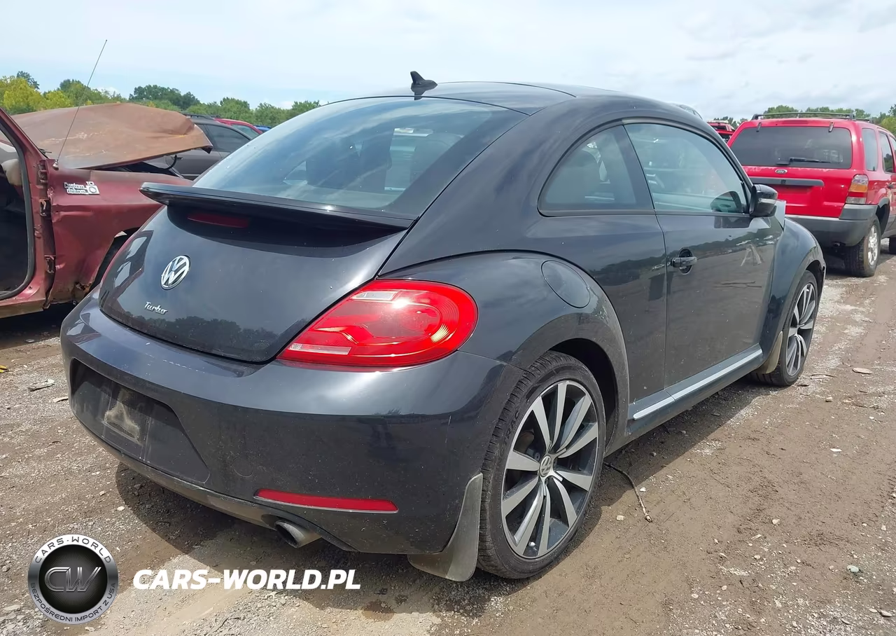 2013 Volkswagen Beetle 2.0T Turbo VIN:3VWV67AT5DM662291 - 4