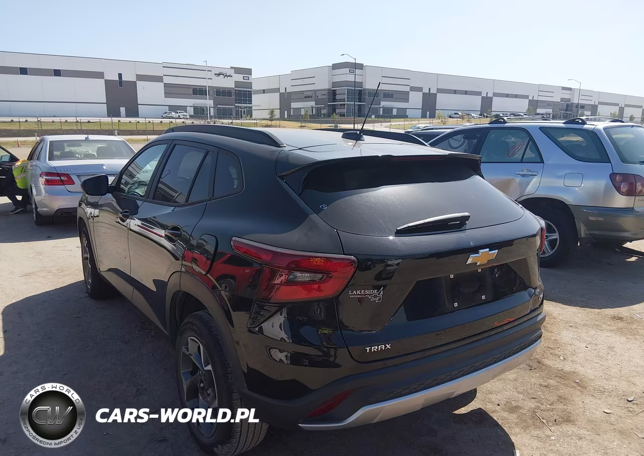 2025 Chevrolet Trax Fwd Lt VIN:KL77LHEP8SC137681 - 3
