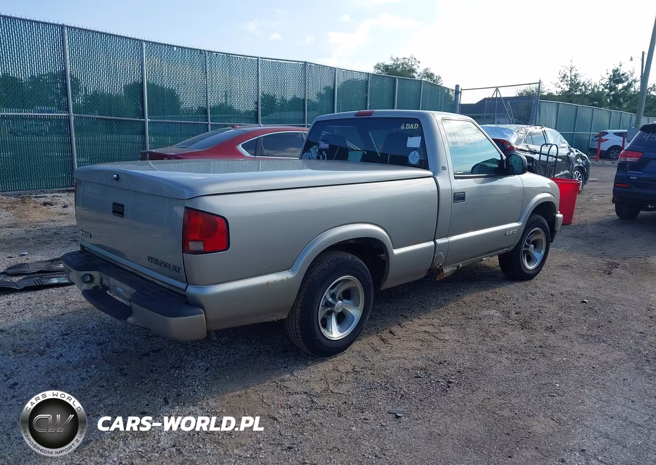 2002 Chevrolet S-10 Ls VIN:1GCCS145528159846 - 4