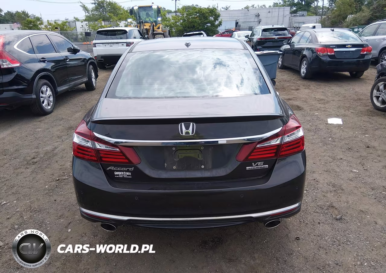 2016 Honda Accord Touring VIN:1HGCR3F96GA022598 - 16