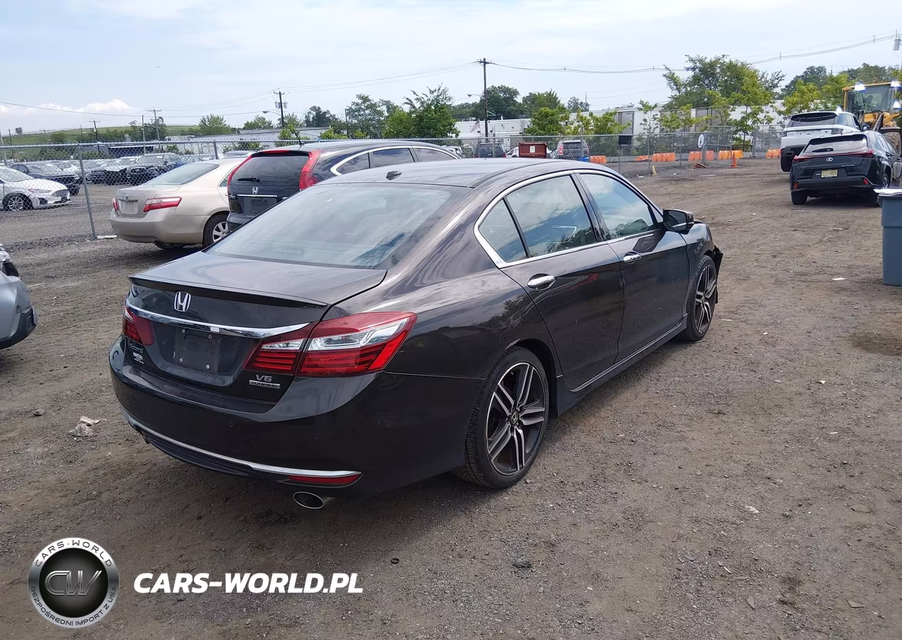 2016 Honda Accord Touring VIN:1HGCR3F96GA022598 - 4