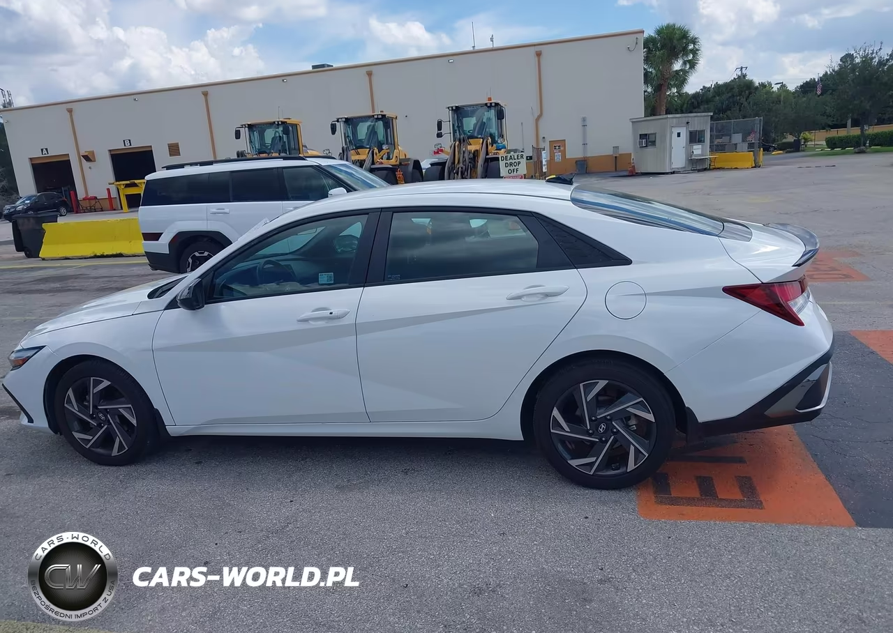 2025 Hyundai Elantra Sel Sport VIN:KMHLM4DG9SU932432 - 14