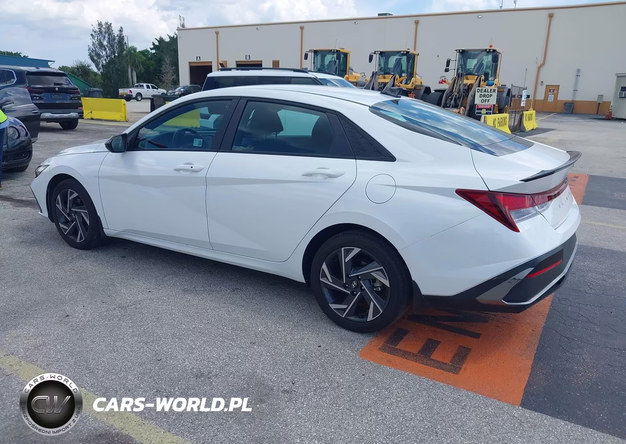 2025 Hyundai Elantra Sel Sport VIN:KMHLM4DG9SU932432 - 3