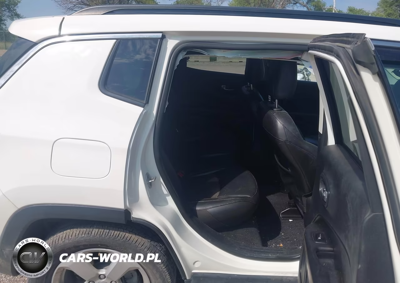 2019 Jeep Compass Latitude 4X4 VIN:3C4NJDBB7KT836242 - 8