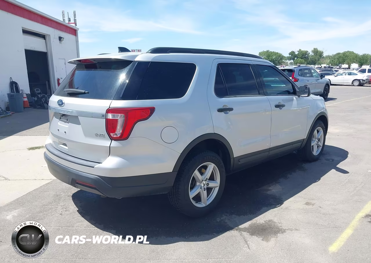 2018 Ford Explorer VIN:1FM5K8B83JGB95338 - 4